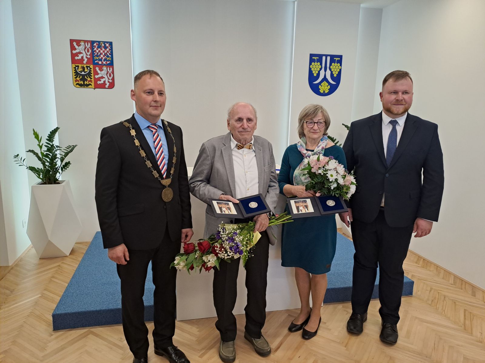 Josef Ludvíček přebírá čestné občanství